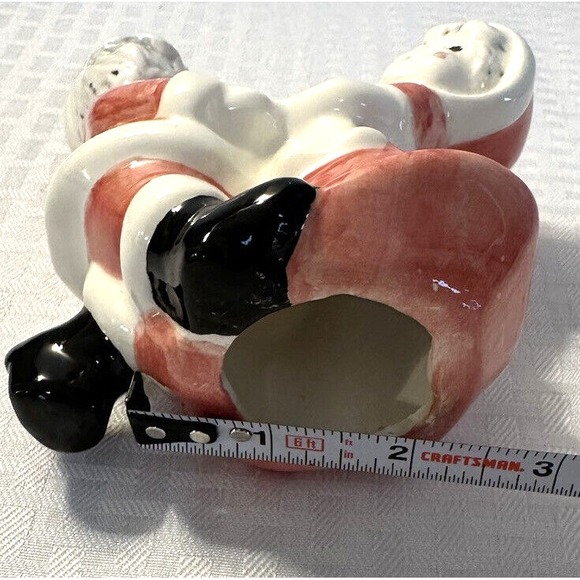 Vintage Santa and Mrs. Claus Ceramic Figurine Dancing together - Picture 11 of 11